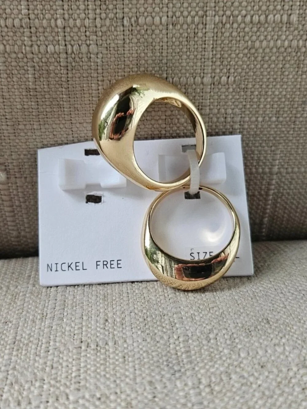 Nordstrom Women Rings Gold Tone Fashion Jewelry Nickle Free Set of 2 Size 9 NWT